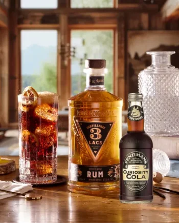 Distillerie 3 Lacs Spiced Rum & Cola Bundle